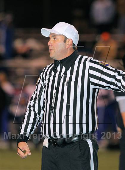 Thumbnail 3 in Sharpsville vs Lakeview (PIAA District 10 Class A Final) photogallery.