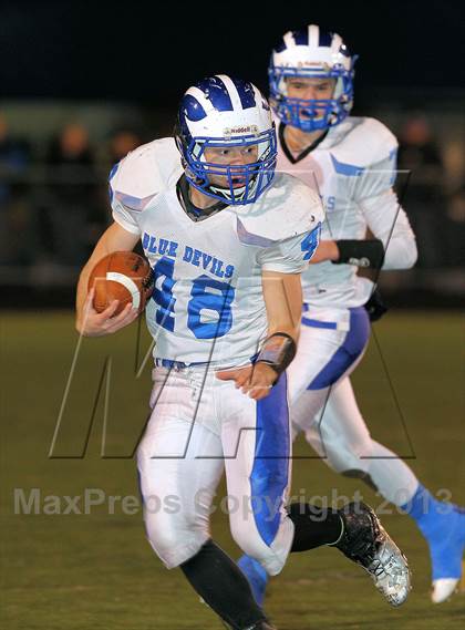 Thumbnail 2 in Sharpsville vs Lakeview (PIAA District 10 Class A Final) photogallery.