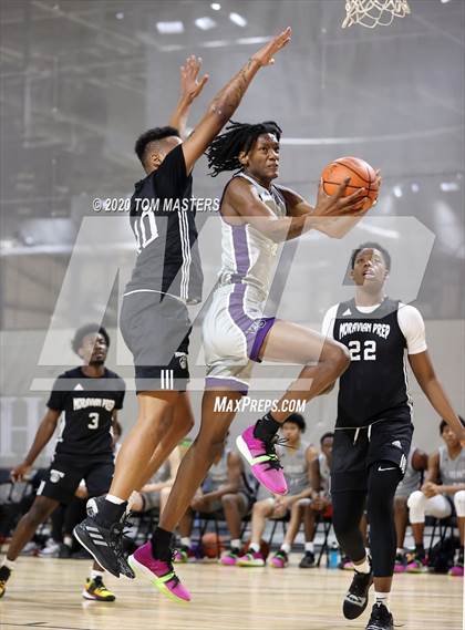 Thumbnail 3 in Moravian Prep vs Winston-Salem Christian photogallery.