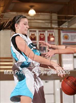 Thumbnail 2 in Aliso Niguel vs. University Irvine (Ocean View Christmas Classic) photogallery.