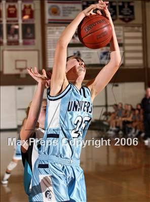Thumbnail 1 in Aliso Niguel vs. University Irvine (Ocean View Christmas Classic) photogallery.