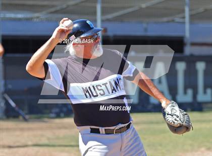 Thumbnail 3 in Salesian vs. Camarillo photogallery.