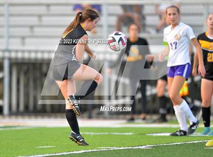 Thumbnail 3 in St. Amant vs. Byrd (Division I Regional Playoff) photogallery.