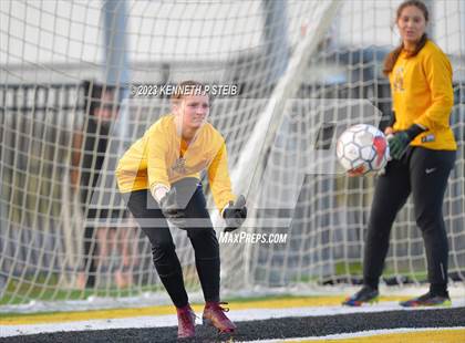 Thumbnail 2 in St. Amant vs. Byrd (Division I Regional Playoff) photogallery.