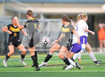 Thumbnail 2 in St. Amant vs. Byrd (Division I Regional Playoff) photogallery.