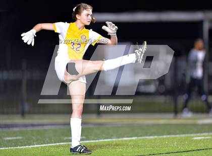 Thumbnail 2 in St. Amant vs. Byrd (Division I Regional Playoff) photogallery.
