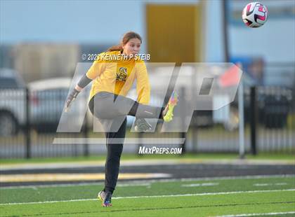 Thumbnail 1 in St. Amant vs. Byrd (Division I Regional Playoff) photogallery.