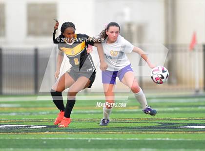 Thumbnail 2 in St. Amant vs. Byrd (Division I Regional Playoff) photogallery.