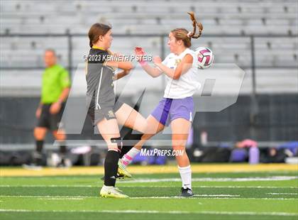 Thumbnail 3 in St. Amant vs. Byrd (Division I Regional Playoff) photogallery.