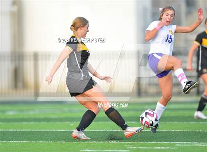 Thumbnail 1 in St. Amant vs. Byrd (Division I Regional Playoff) photogallery.