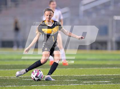 Thumbnail 2 in St. Amant vs. Byrd (Division I Regional Playoff) photogallery.