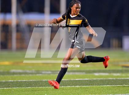 Thumbnail 3 in St. Amant vs. Byrd (Division I Regional Playoff) photogallery.