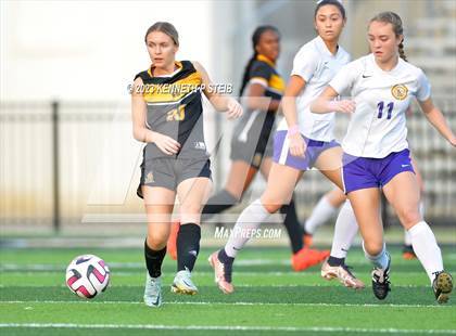 Thumbnail 2 in St. Amant vs. Byrd (Division I Regional Playoff) photogallery.
