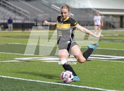 Thumbnail 1 in St. Amant vs. Byrd (Division I Regional Playoff) photogallery.