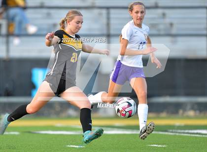 Thumbnail 1 in St. Amant vs. Byrd (Division I Regional Playoff) photogallery.
