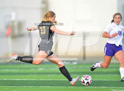 Thumbnail 3 in St. Amant vs. Byrd (Division I Regional Playoff) photogallery.