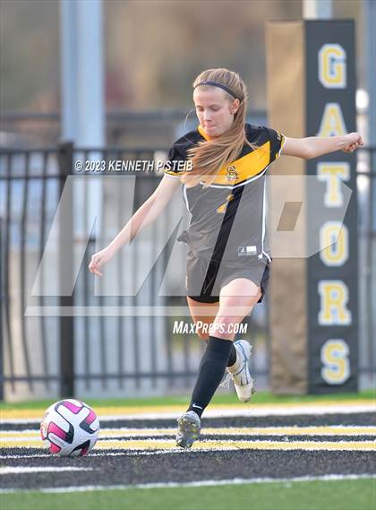 Thumbnail 1 in St. Amant vs. Byrd (Division I Regional Playoff) photogallery.