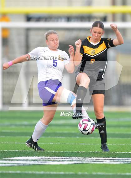 Thumbnail 1 in St. Amant vs. Byrd (Division I Regional Playoff) photogallery.
