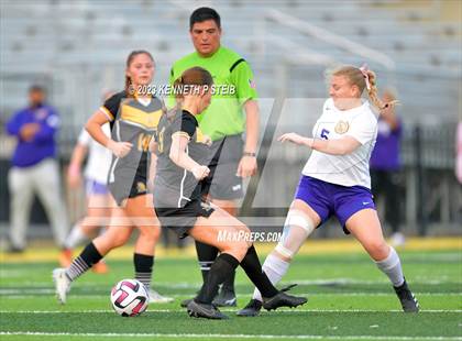 Thumbnail 3 in St. Amant vs. Byrd (Division I Regional Playoff) photogallery.