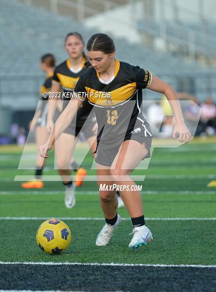 Thumbnail 1 in St. Amant vs. Byrd (Division I Regional Playoff) photogallery.