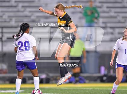 Thumbnail 3 in St. Amant vs. Byrd (Division I Regional Playoff) photogallery.