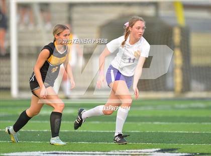 Thumbnail 2 in St. Amant vs. Byrd (Division I Regional Playoff) photogallery.