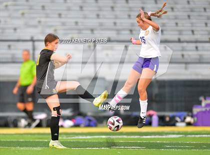 Thumbnail 2 in St. Amant vs. Byrd (Division I Regional Playoff) photogallery.