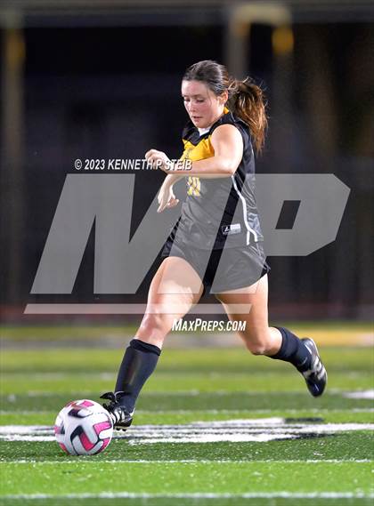 Thumbnail 2 in St. Amant vs. Byrd (Division I Regional Playoff) photogallery.