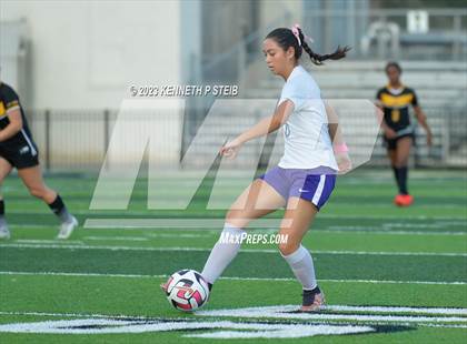 Thumbnail 3 in St. Amant vs. Byrd (Division I Regional Playoff) photogallery.
