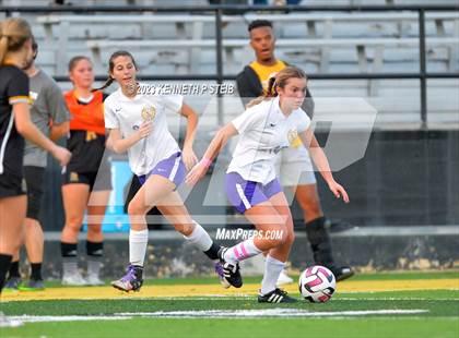 Thumbnail 3 in St. Amant vs. Byrd (Division I Regional Playoff) photogallery.