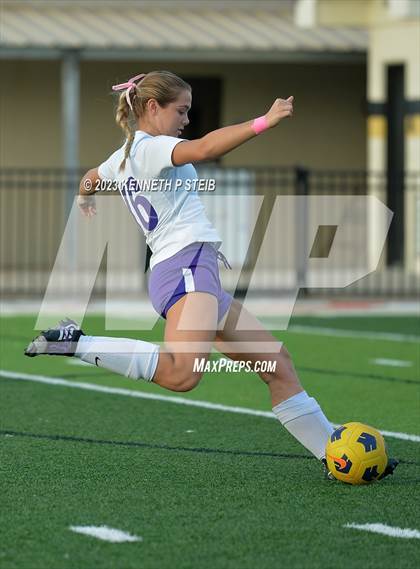 Thumbnail 2 in St. Amant vs. Byrd (Division I Regional Playoff) photogallery.