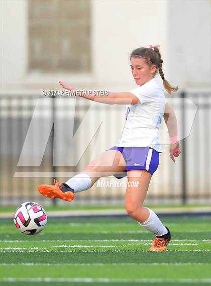 Thumbnail 2 in St. Amant vs. Byrd (Division I Regional Playoff) photogallery.