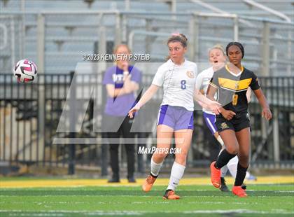 Thumbnail 2 in St. Amant vs. Byrd (Division I Regional Playoff) photogallery.