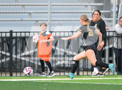 Thumbnail 3 in St. Amant vs. Byrd (Division I Regional Playoff) photogallery.