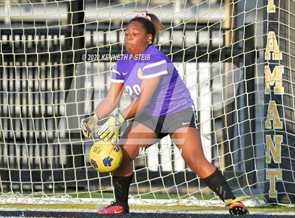 Thumbnail 3 in St. Amant vs. Byrd (Division I Regional Playoff) photogallery.