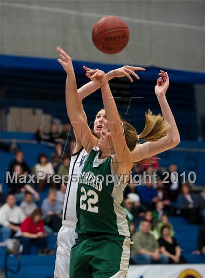 Thumbnail 3 in Pleasant Grove vs Clearfield (Utah 5A Quaterfinal) photogallery.