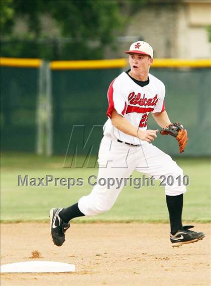 Thumbnail 2 in Belton vs Lake Highlands (Texas 3A Region ll Playoffs) photogallery.