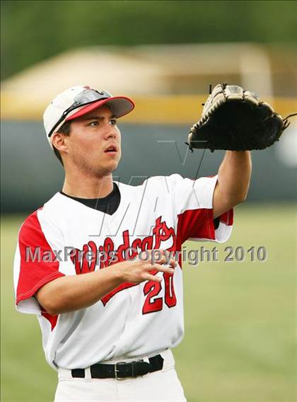 Thumbnail 1 in Belton vs Lake Highlands (Texas 3A Region ll Playoffs) photogallery.