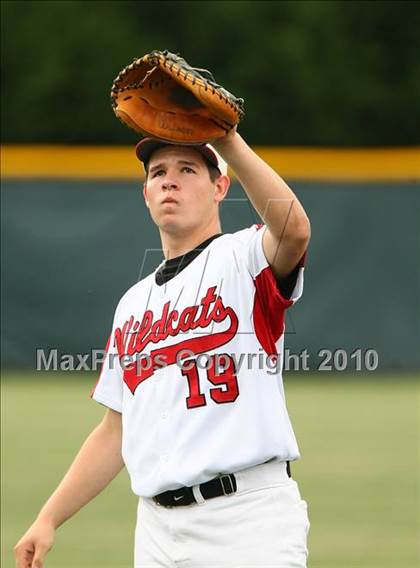 Thumbnail 2 in Belton vs Lake Highlands (Texas 3A Region ll Playoffs) photogallery.