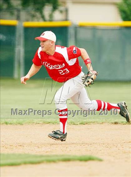 Thumbnail 3 in Belton vs Lake Highlands (Texas 3A Region ll Playoffs) photogallery.