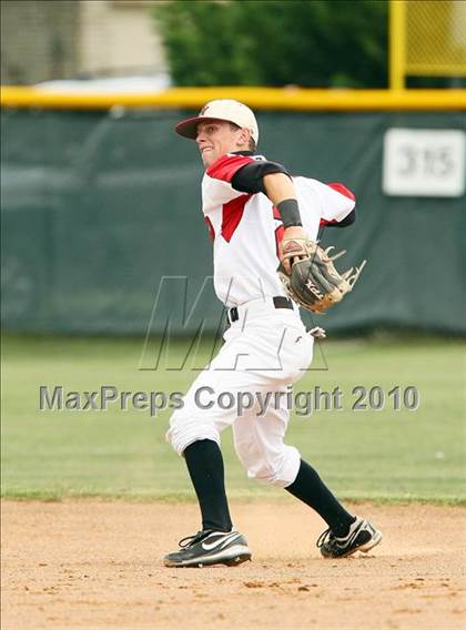 Thumbnail 1 in Belton vs Lake Highlands (Texas 3A Region ll Playoffs) photogallery.