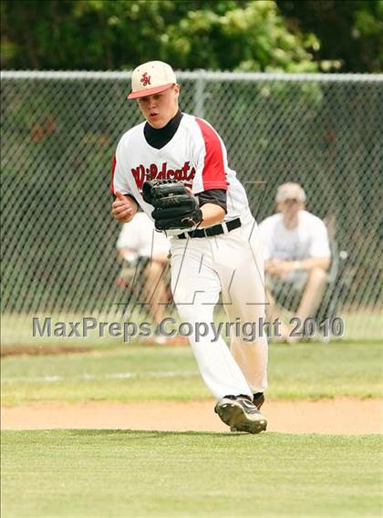 Thumbnail 3 in Belton vs Lake Highlands (Texas 3A Region ll Playoffs) photogallery.