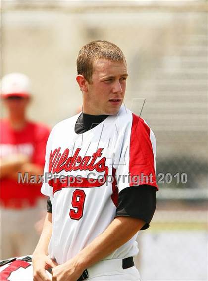 Thumbnail 2 in Belton vs Lake Highlands (Texas 3A Region ll Playoffs) photogallery.