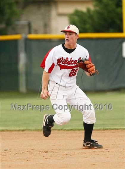 Thumbnail 3 in Belton vs Lake Highlands (Texas 3A Region ll Playoffs) photogallery.