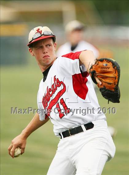 Thumbnail 1 in Belton vs Lake Highlands (Texas 3A Region ll Playoffs) photogallery.