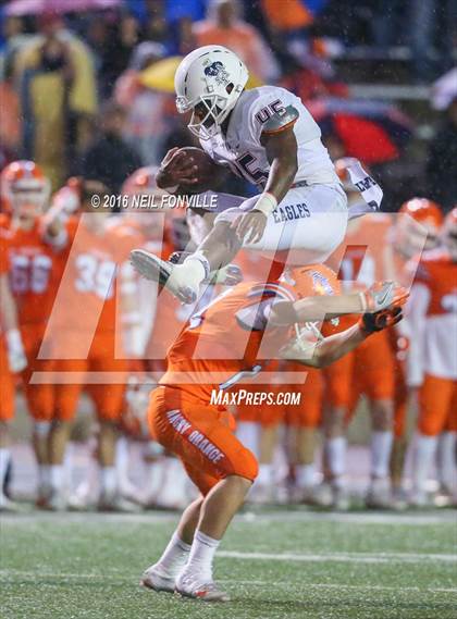 Thumbnail 1 in San Angelo Central vs. Allen (UIL 6A Regional Playoff) photogallery.