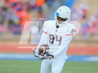 Thumbnail 1 in San Angelo Central vs. Allen (UIL 6A Regional Playoff) photogallery.