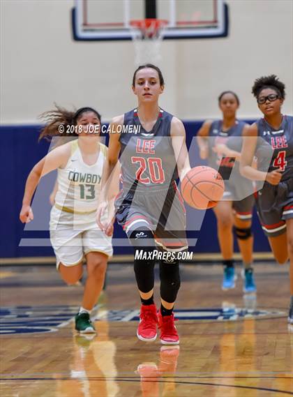 Thumbnail 2 in McCollum vs Lee [Robert E.] (SAISD Basketball Tournament) photogallery.