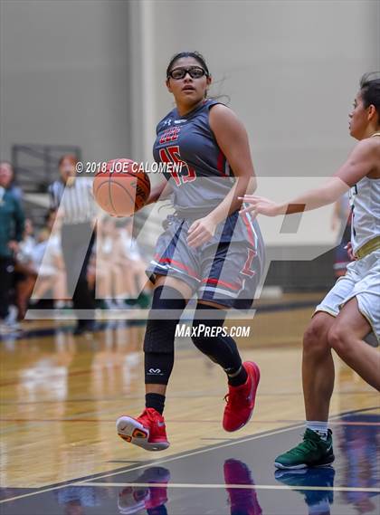 Thumbnail 1 in McCollum vs Lee [Robert E.] (SAISD Basketball Tournament) photogallery.