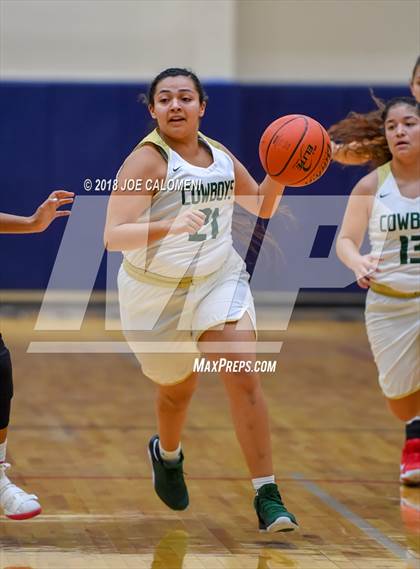 Thumbnail 3 in McCollum vs Lee [Robert E.] (SAISD Basketball Tournament) photogallery.
